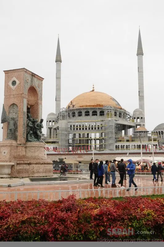 İstanbul Taksim Camii minare ve kubbe
